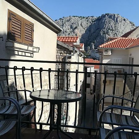 Apartman Brzovic Оміш Екстер'єр фото