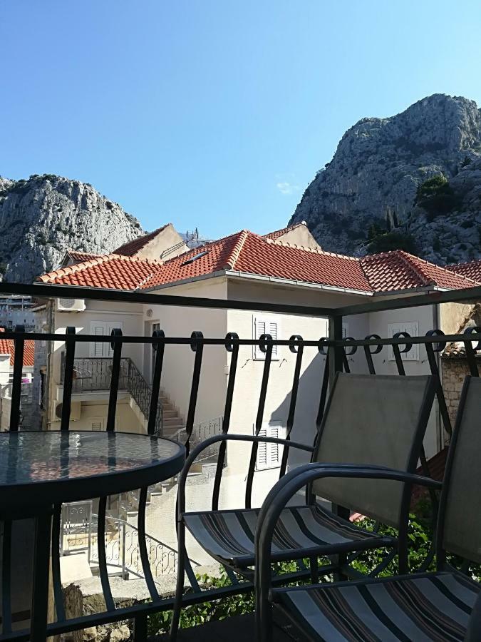 Apartman Brzovic Оміш Екстер'єр фото