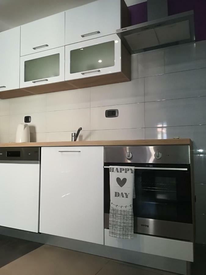 Apartman Brzovic Оміш Екстер'єр фото