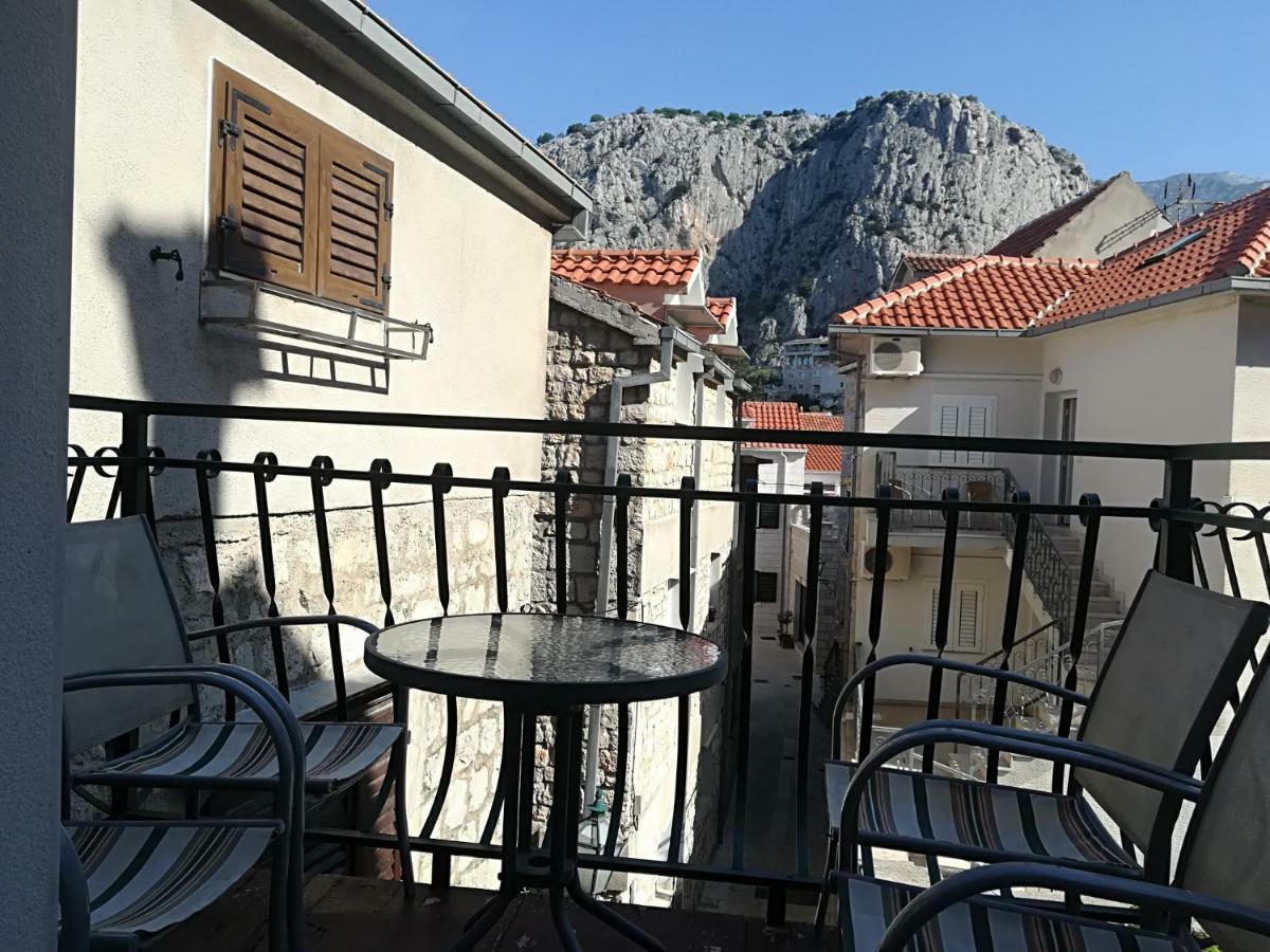 Apartman Brzovic Оміш Екстер'єр фото